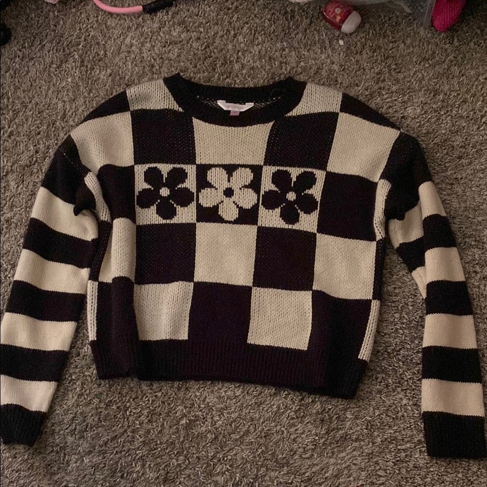 No Boundaries Black and Cream Crew Neck Sweater